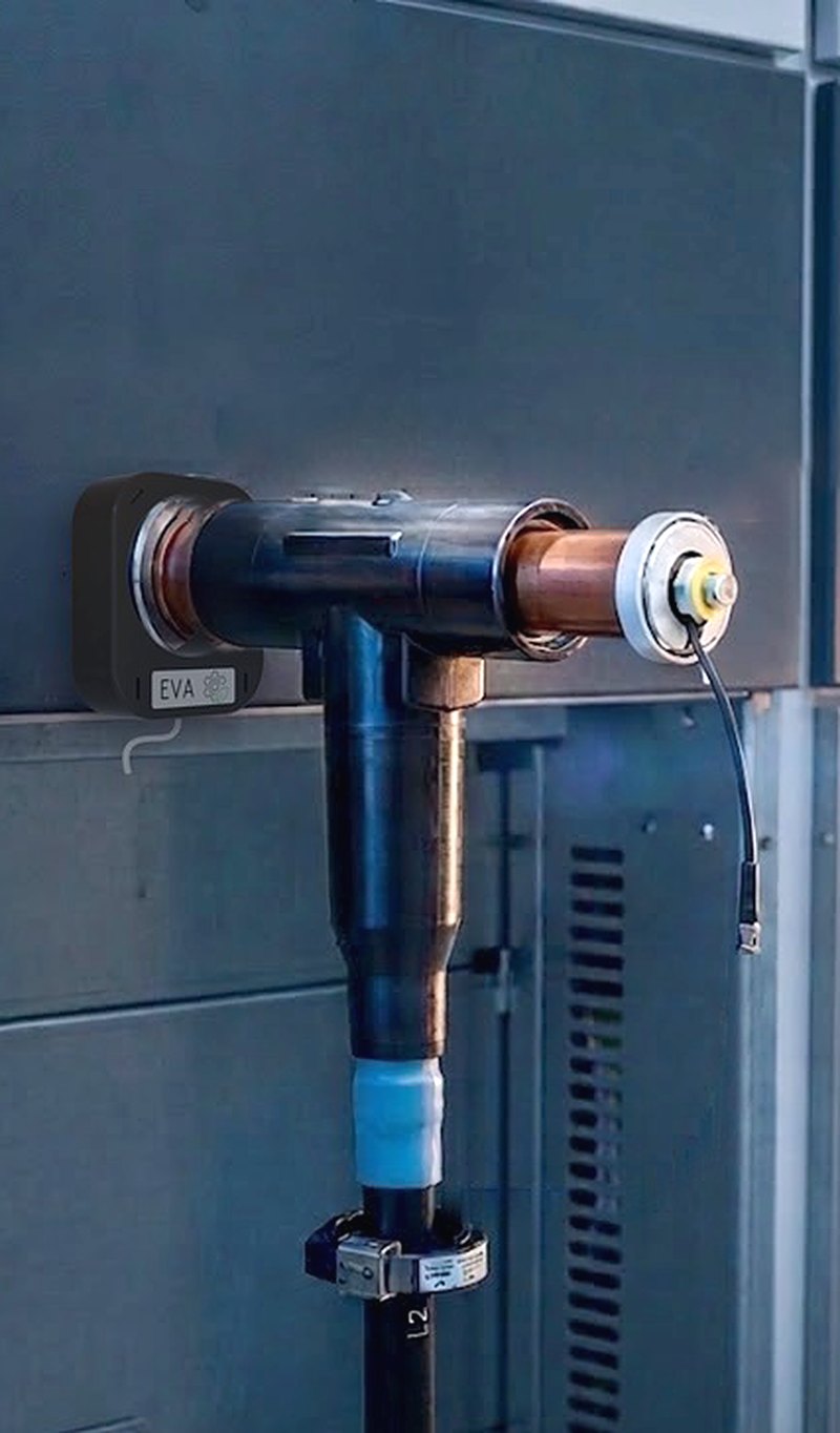 T-connector with cone-type sensor and ring current sensor in switchgear